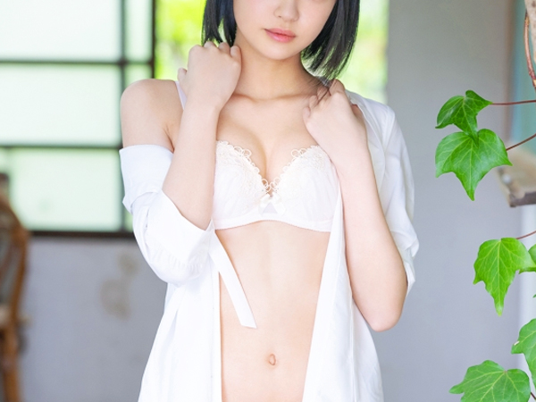 【色白スレンダーのご奉仕天使】『もっと気持ちよくなって♡』美少女が濃厚フェラでチンポをトロットロに！騎乗位で腰振りまくって男を骨抜きにするエロテク披露！