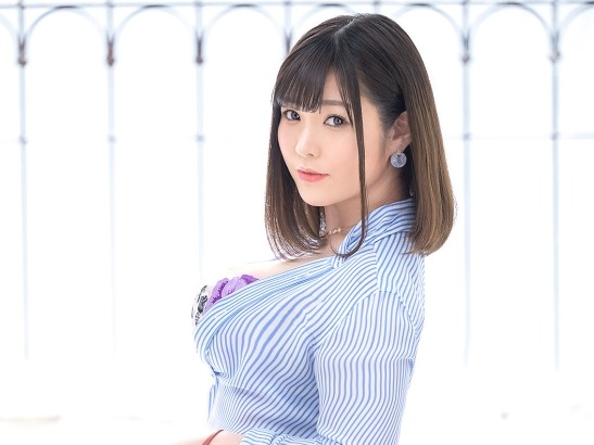 【美熟女覚醒】Fカップ美巨乳奥様がAVデビュー！『私、もっと感じたい…』積極的なフェラで男を挑発し、弾丸ピストンで奥まで突かれて快感に堕ちる！人妻の隠れた性欲が爆発する瞬間を激撮！♡