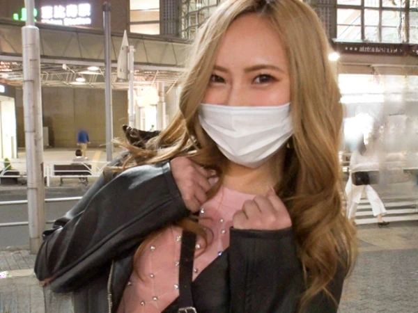 【Fカップキャバ嬢の自宅で大胆プレイ】性豪ギャルがアナル舐め＆手コキフェラで男を骨抜き！プリプリのデカ尻をフリフリ、エロすぎる腰使いで男を翻弄！自宅で見せる素のギャルがヤバい！