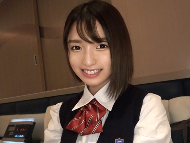 【制服美少女の過激な挑発】『見て…ここ、ヌルヌルだよ♡』無邪気な笑顔でアソコをくぱぁ！制服姿でエッチなポーズ連発、チ●ポを咥え込んだグチョ濡れマ●コがエロすぎる！