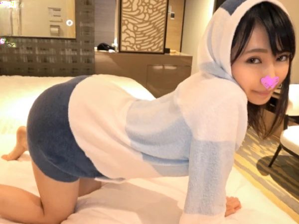 【低身長巨乳のギャルJK】『もっと奥まで…』スクールカーストの頂点に立つ美形娘が、チンポにメロメロ！制服の下の巨乳を揺らし、甘々エッチでデレデレ乱れまくる！♡