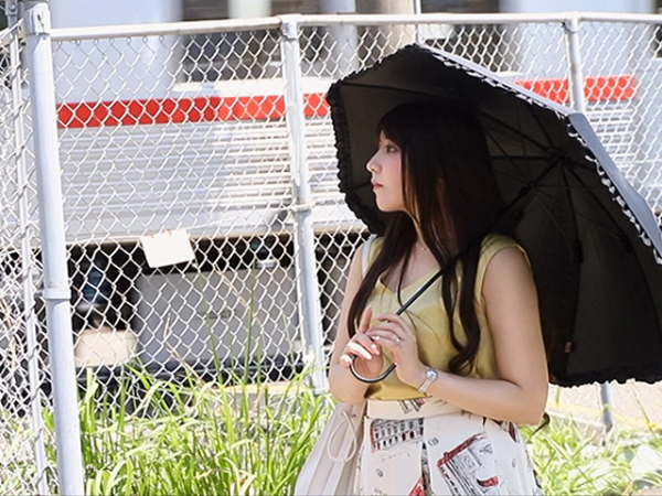 【女子大生の危険なバイト】『お金のために…』清楚系JDがエッチなアルバイトに挑戦！友達と飲み会のはずが、彼氏が寝てる隙に複数の男たちに囲まれ、恥ずかしい格好で感じまくる！若さ溢れる美ボディが乱れる瞬間を激撮！