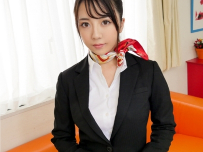 【美脚CAの淫らなフライト】制服姿のお姉さんが顔面騎乗でクンニされ、濡れまくる!熱い肉棒で激しく突かれ、空を飛ぶような絶頂体験!♡