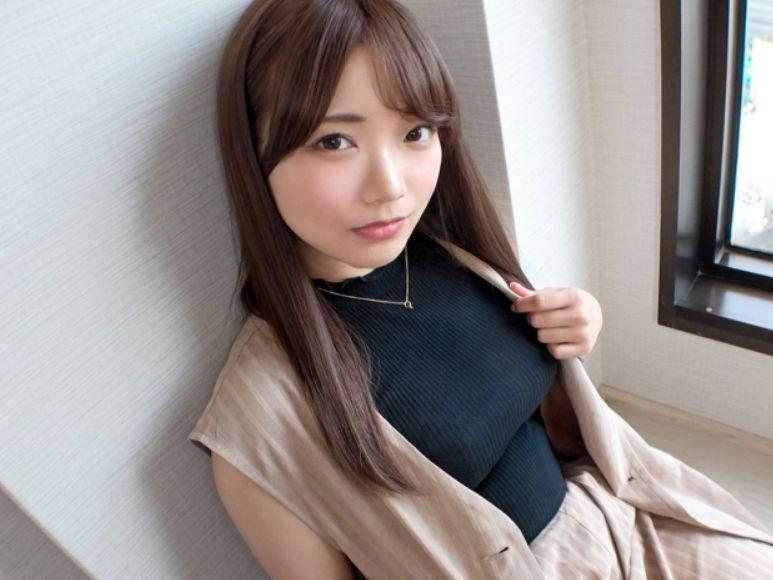 【仕事帰りの美人事務員をナンパ】『ダメ…こんなところで…』ムレムレおまんこを丸出しにされ、手マンでびちゃびちゃに！素人美女が恥じらいながらも感じまくる！仕事のストレスをエロプレイで発散しちゃう！ｗ