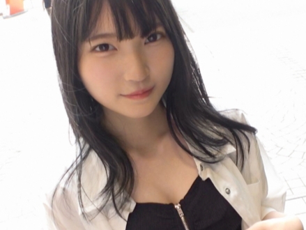 【透明感抜群の色白スレンダー】『気持ちいい…』ナンパした色白美女が細身ボディで肉棒を包み込む！透明感ハンパない彼女が感じまくる姿に興奮MAX！