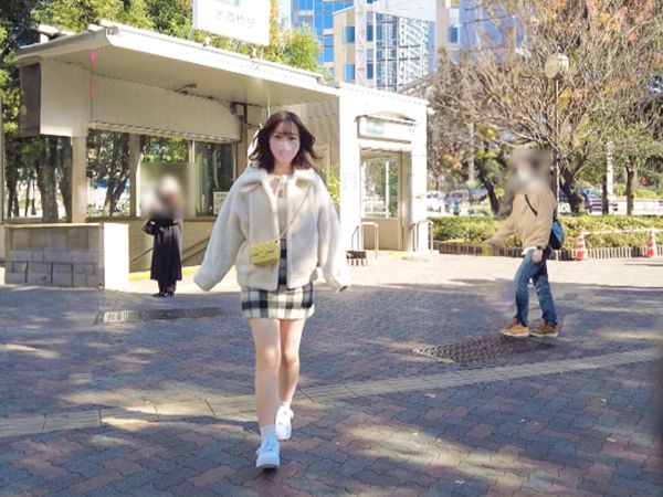 【清楚系ビッチの性欲解放】『もっと奥まで…』見た目と裏腹なエロさ全開！デカチンを喉奥まで咥え込み、ジュボジュボ音を立てながらしゃぶり尽くす性欲モンスターのフェラテクに悶絶必至♡