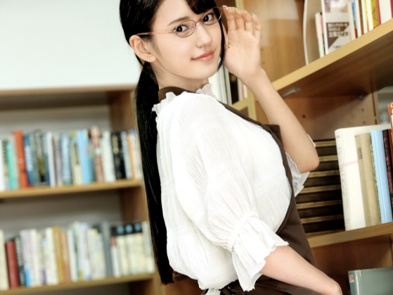 【メガネ痴女司書】『本よりチンコが好き♡』知的な雰囲気の司書さんが、本棚の陰で大胆に変身！メガネの奥の淫乱な瞳で誘惑し、硬いチンコをしゃぶり尽くす！腰を振りまくって本棚を揺らすほどのエロさ！！